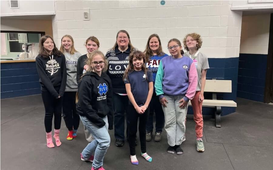 Sudbury.com's Heidi Ulrichsen and Jenny Lamothe inspired the next generation of young women Jan. 15, as they spoke about their careers in journalism with the 1st Hazelmere Pathfinder Unit. Heidi and Jenny were given boxes of mint chocolate Guide cookies in appreciation. 🤩